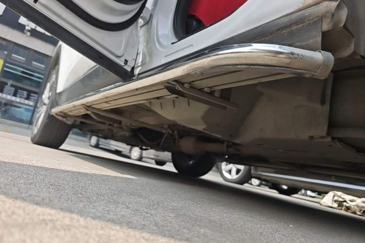 Used Haval F7 2020 2.0T Two-Wheel Drive i-Van Left Side Sill