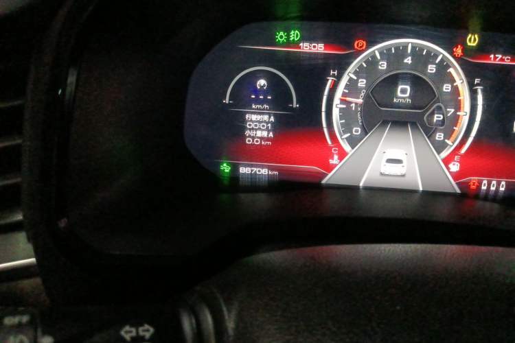 Used Haval F7 2020 2.0T All-Wheel Drive iJoy Odometer Close Up