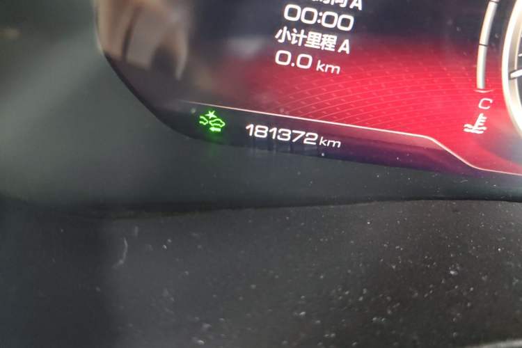 Used Haval F7 2020 2.0T All-Wheel Drive iJoy Odometer Close Up