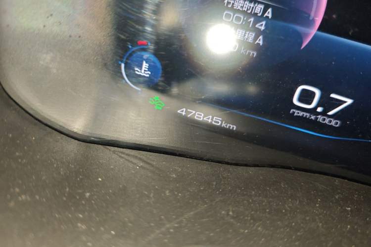 Used Haval F7 2020 2.0T All-Wheel Drive iJoy Odometer Close Up