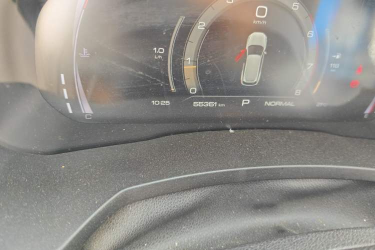 Used Haval F7 2020 1.5T Two-Wheel Drive i-Type Odometer Close Up