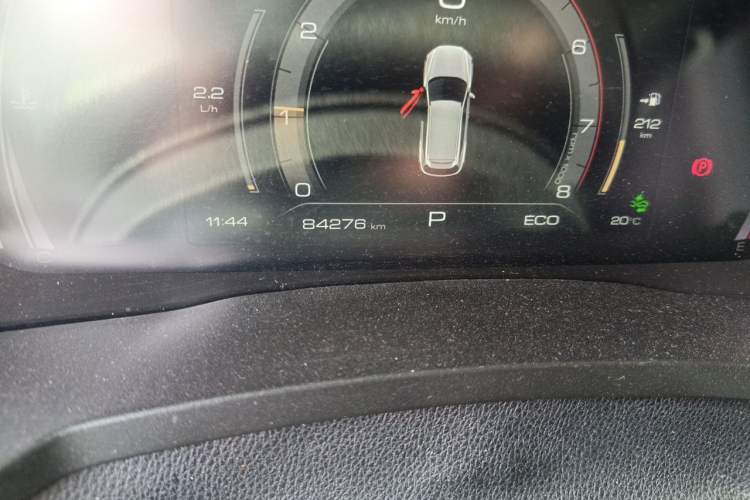 Used Haval F7 2020 2.0T Two-Wheel Drive i-Active Odometer Close Up