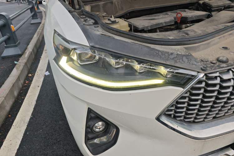 Used Haval F7 2020 1.5T Two-Wheel Drive i-Type Right Front Headlight