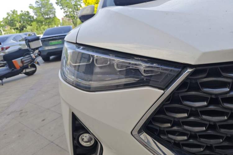 Used Haval F7 2020 2.0T All-Wheel Drive iJoy Right Front Headlight
