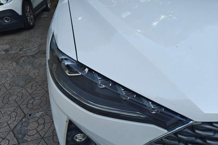 Used Haval F7 2020 2.0T Two-Wheel Drive i-Van Right Front Headlight