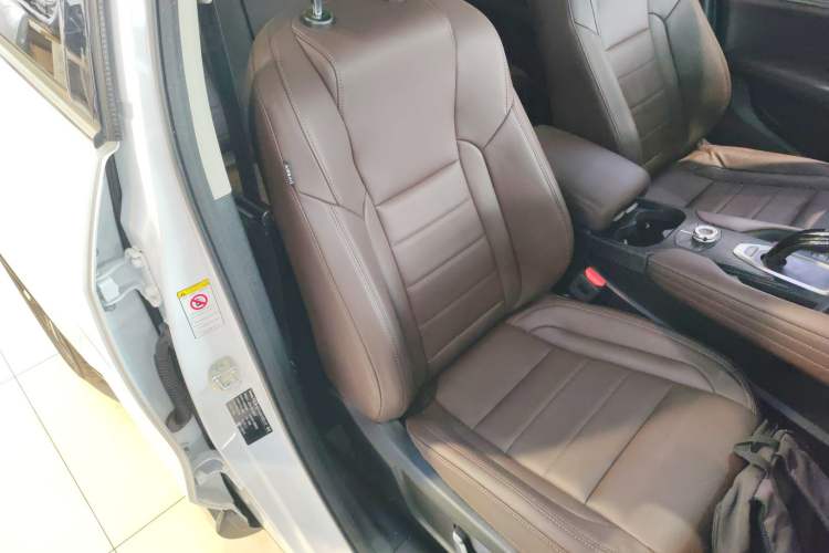 Used Haval F7 2020 1.5T Two-Wheel Drive i-Trend Right Front Seat