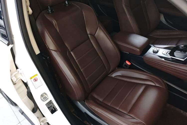 Used Haval F7 2020 1.5T Two-Wheel Drive i-Trend Right Front Seat