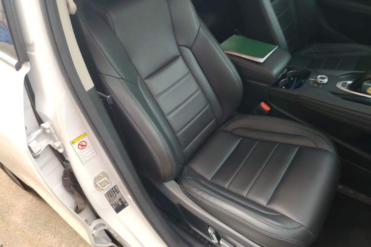 Used Haval F7 2020 2.0T Two-Wheel Drive i-Van Right Front Seat