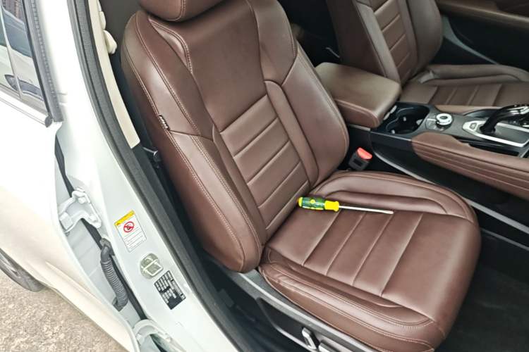 Used Haval F7 2020 1.5T Two-Wheel Drive i-Trend Right Front Seat