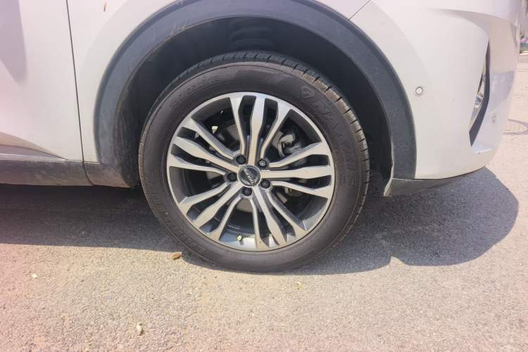 Used Haval F7 2020 2.0T All-Wheel Drive iJoy Right Front Wheel Hub
