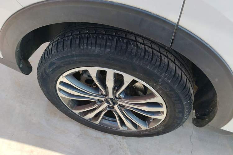 Used Haval F7 2020 2.0T All-Wheel Drive iJoy Right Rear Wheel Hub