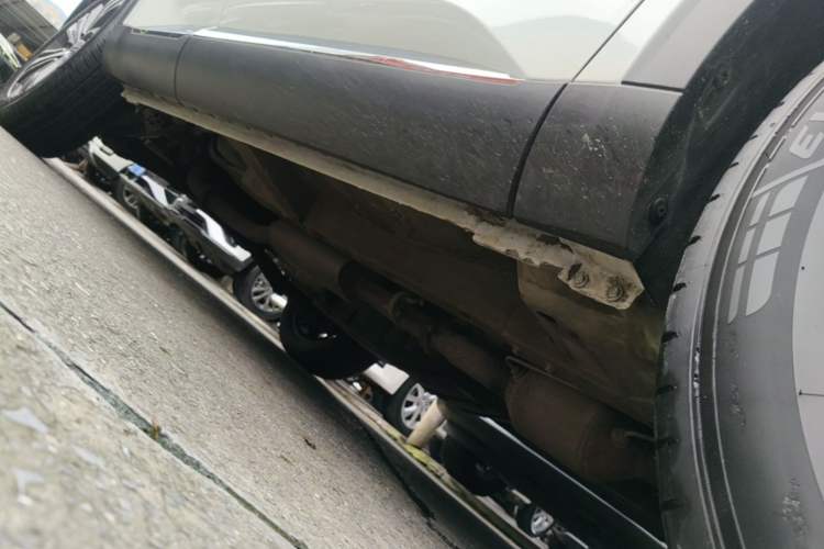 Used Haval F7 2020 2.0T Two-Wheel Drive i-Van Right Side Sill