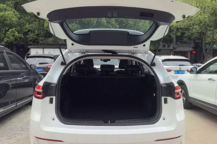 Used Haval F7 2020 1.5T Two-Wheel Drive i-Type Trunk