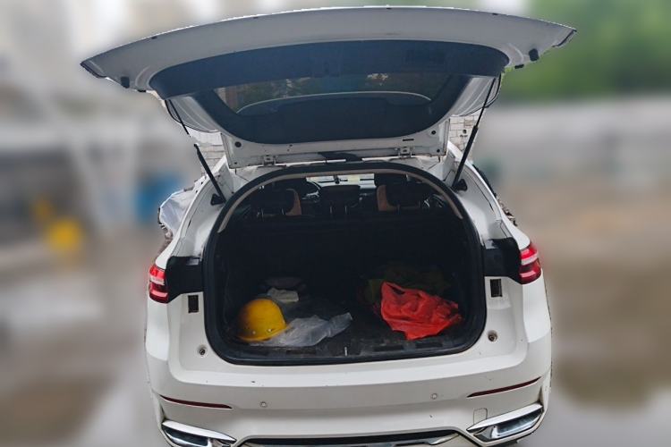 Used Haval F7 2020 1.5T Two-Wheel Drive i-Type Trunk