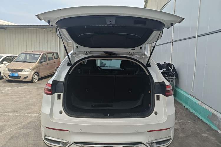 Used Haval F7 2020 1.5T Two-Wheel Drive iCool Trunk