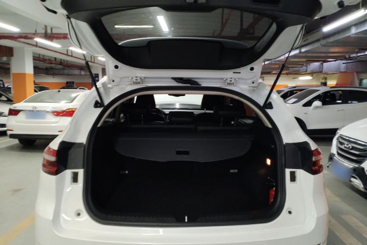 Used Haval F7 2020 1.5T Two-Wheel Drive i-Trend Trunk