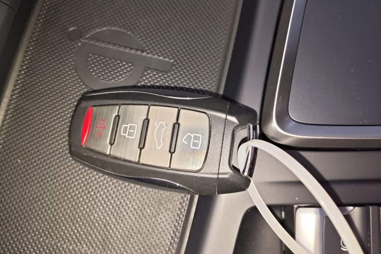 Used Haval F7 2020 2.0T Two-Wheel Drive i-Van Vehicle Key