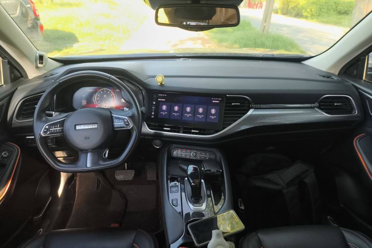 Used Haval F7 2021 2.0T All-Wheel Drive iJoy Center Console