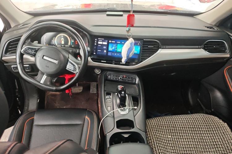 Used Haval F7 2021 1.5T Two-Wheel Drive iXuan Center Console