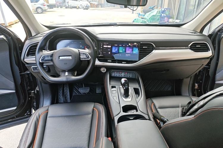 Used Haval F7 2021 1.5T Two-Wheel Drive i-Type Center Console