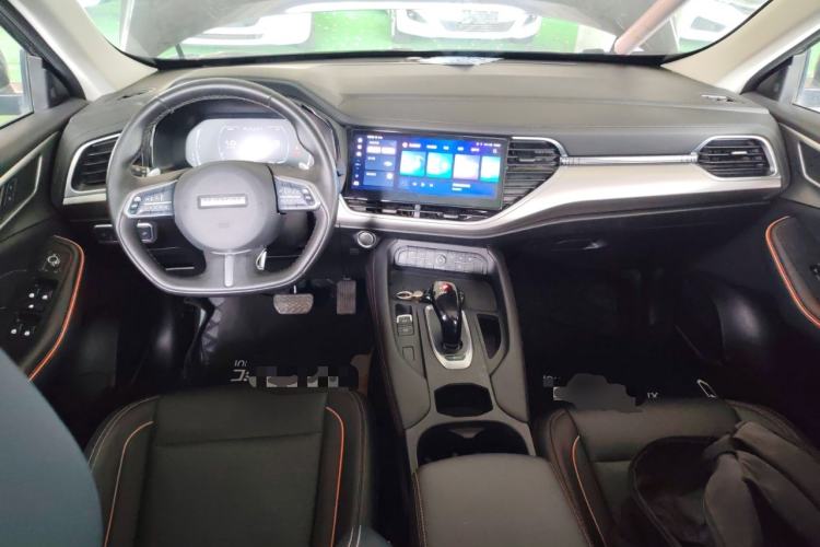 Used Haval F7 2021 1.5T Two-Wheel Drive iXuan Center Console