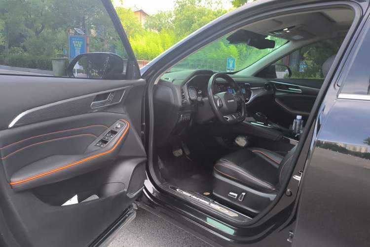Used Haval F7 2021 2.0T Two-Wheel Drive i-Van Driver Seat