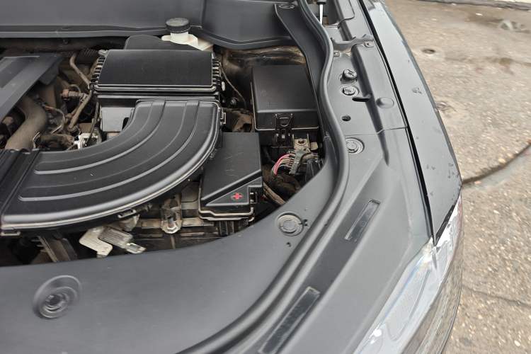 Used Haval F7 2021 1.5T Two-Wheel Drive iXuan Engine Bay Left