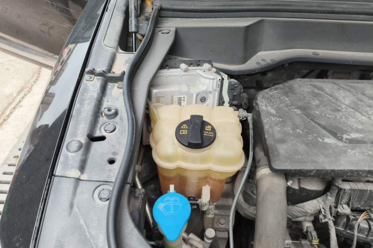 Used Haval F7 2021 1.5T Two-Wheel Drive i-Type Engine Bay Right