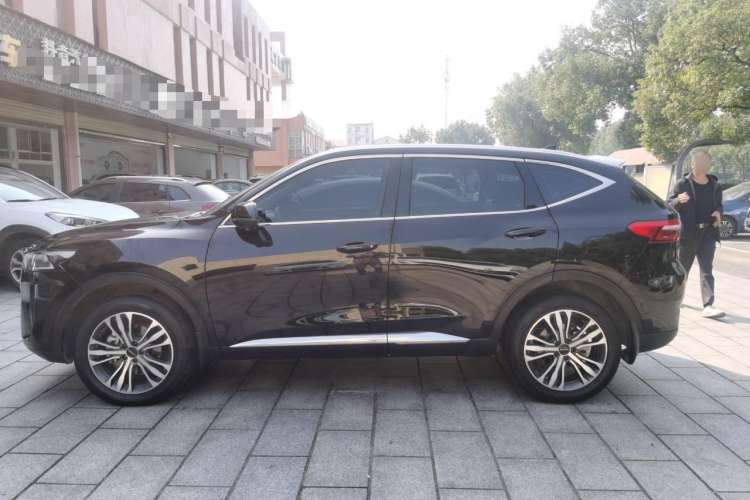 Used Haval F7 2021 2.0T All-Wheel Drive iJoy Exterior 5