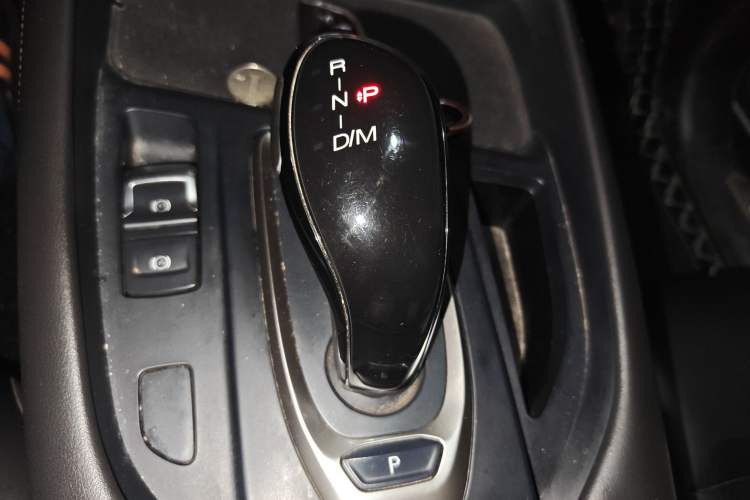 Used Haval F7 2021 1.5T Two-Wheel Drive iXuan Gear Lever