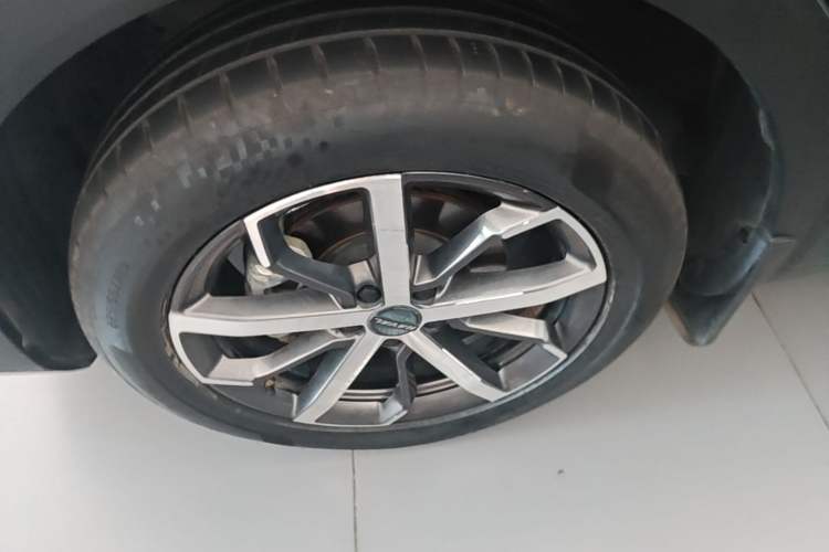 Used Haval F7 2021 1.5T Two-Wheel Drive iXuan Left Front Wheel Hub