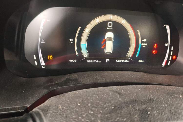 Used Haval F7 2021 1.5T Two-Wheel Drive iXuan Odometer Close Up