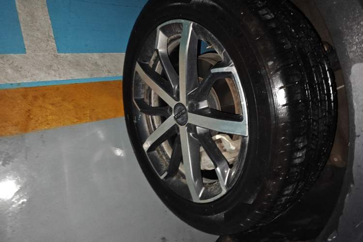 Used Haval F7 2021 1.5T Two-Wheel Drive i-Type Right Front Wheel Hub