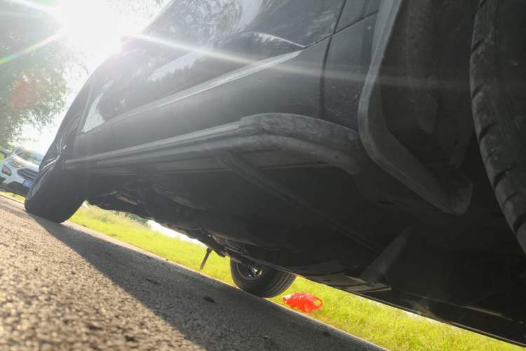 Used Haval F7 2021 2.0T All-Wheel Drive iJoy Right Side Sill