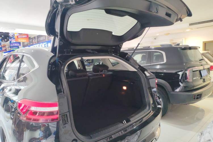Used Haval F7 2021 1.5T Two-Wheel Drive iXuan Trunk