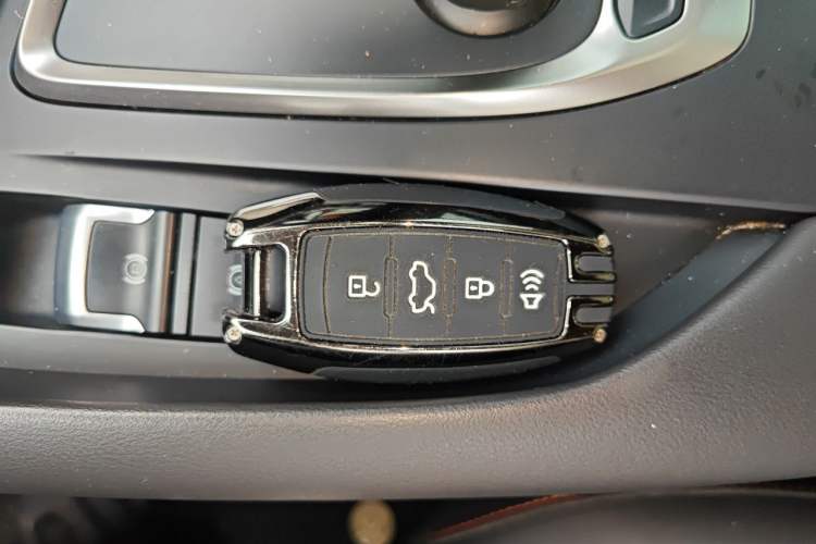 Used Haval F7 2021 1.5T Two-Wheel Drive i-Type Vehicle Key
