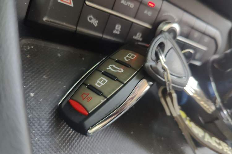 Used Haval F7 2021 2.0T Two-Wheel Drive i-Active Vehicle Key