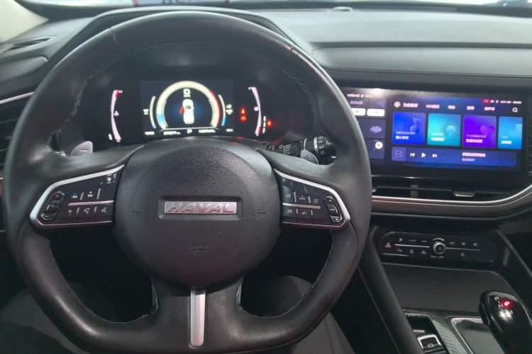 Used Haval F7 2021 1.5T Two-Wheel Drive iXuan Center Console
