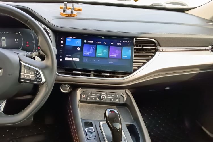 Used Haval F7 2021 1.5T Two-Wheel Drive i-Type Center Console