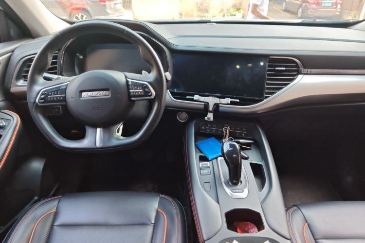 Used Haval F7 2021 1.5T Two-Wheel Drive i-Type Center Console