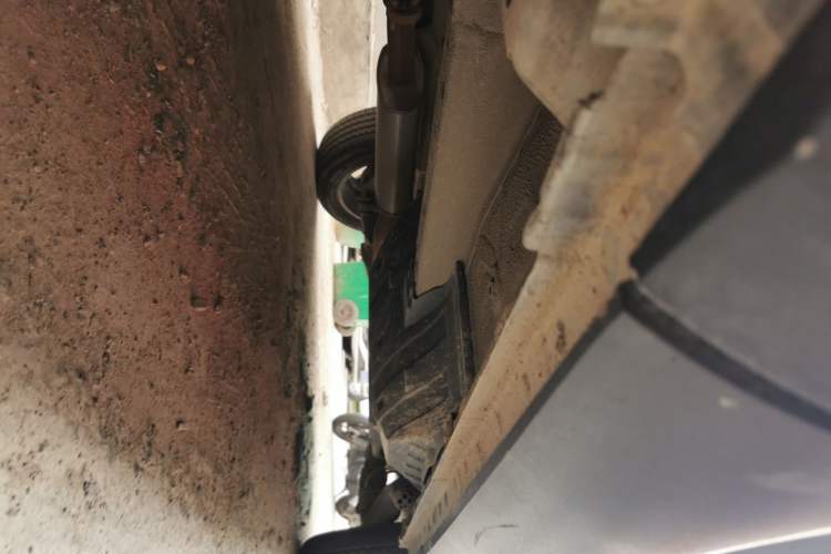 Used Haval F7 2021 2.0T Two-Wheel Drive i-Van Chassis Front Left