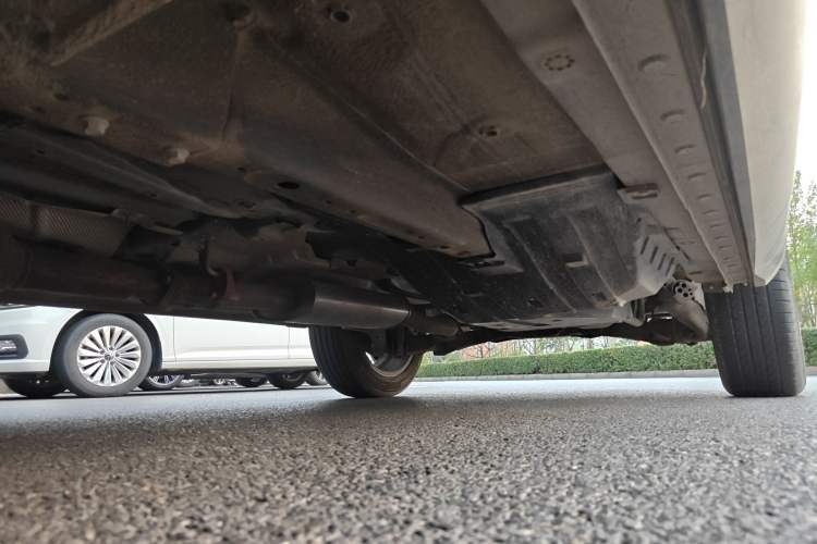 Used Haval F7 2021 2.0T Two-Wheel Drive i-Van Chassis Front Left