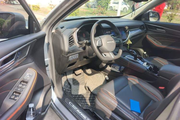 Used Haval F7 2021 2.0T Two-Wheel Drive i-Van Driver Seat