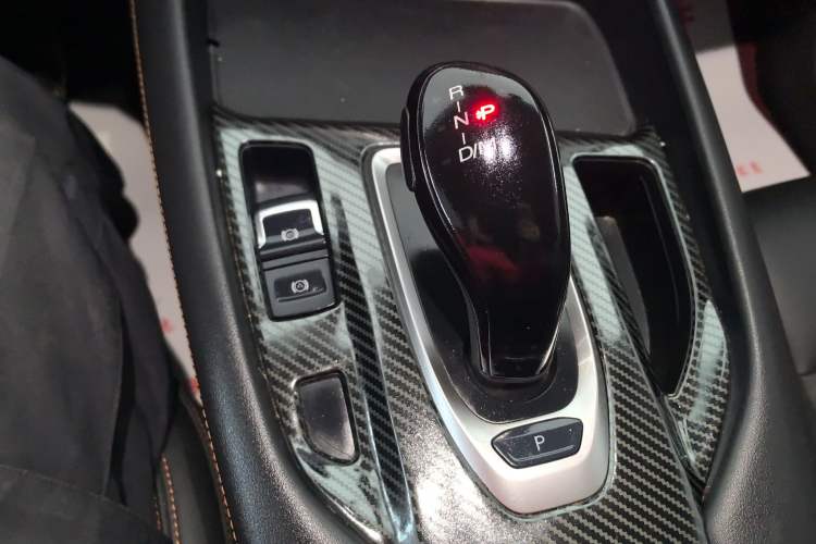 Used Haval F7 2021 1.5T Two-Wheel Drive iXuan Gear Lever