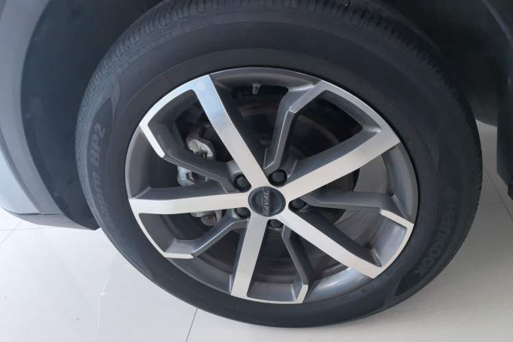 Used Haval F7 2021 1.5T Two-Wheel Drive iXuan Left Front Wheel Hub