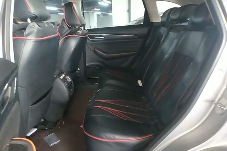 Used Haval F7 2021 2.0T Two-Wheel Drive i-Van Left Rear Seat