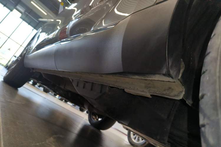 Used Haval F7 2021 1.5T Two-Wheel Drive i-Type Left Side Sill