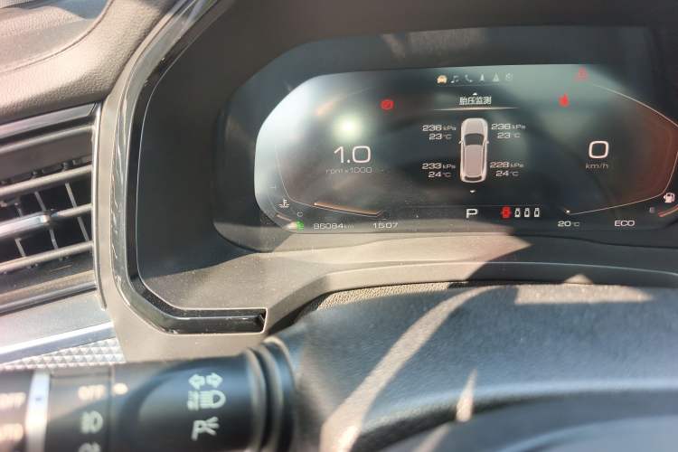 Used Haval F7 2021 2.0T Two-Wheel Drive i-Van Odometer Close Up