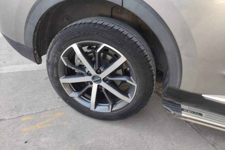 Used Haval F7 2021 1.5T Two-Wheel Drive i-Trend Right Rear Wheel Hub