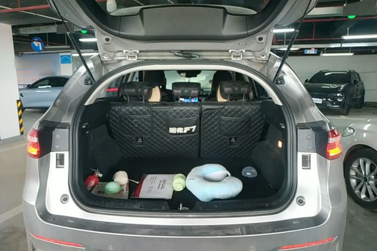Used Haval F7 2021 2.0T Two-Wheel Drive i-Van Trunk